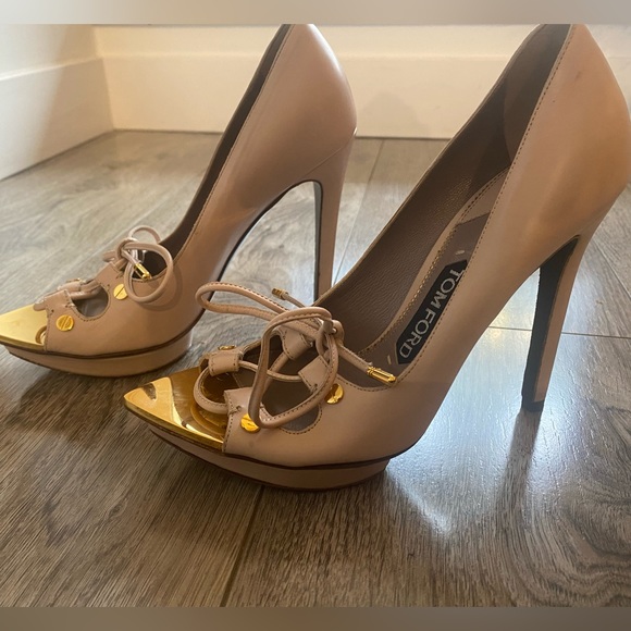 Brand new Tom Ford Heels/Pumps - Size 6.5 - Picture 3 of 9